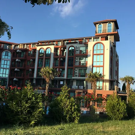 Chateau Del Marina 2-level Nesebyr